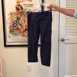 Dark purple cropped leggings